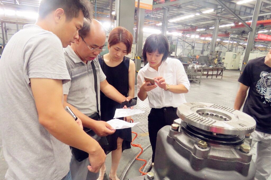 深圳民富沃能、東風(fēng)特汽聯(lián)合考察組蒞臨十堰精密新動(dòng)力科技有限公司參觀(guān)指導工作